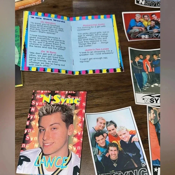NSYNC Boy’s Band Vintage Bundle of Memorabilia Fan Collectibles 90’s Music 23 PC - Picture 5 of 16